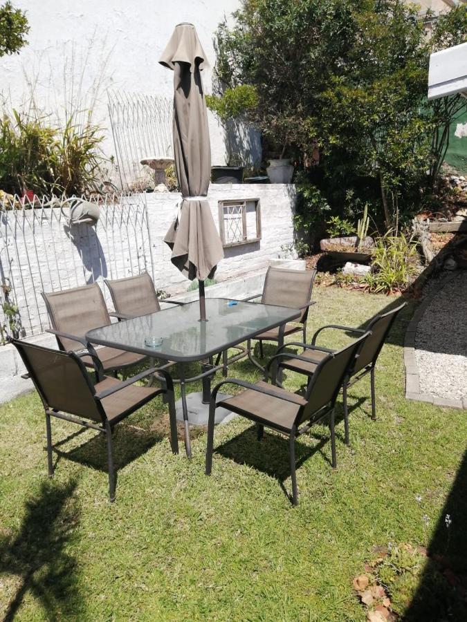 36 Mount Road Guesthouse And Self Catering Port Elizabeth Luaran gambar