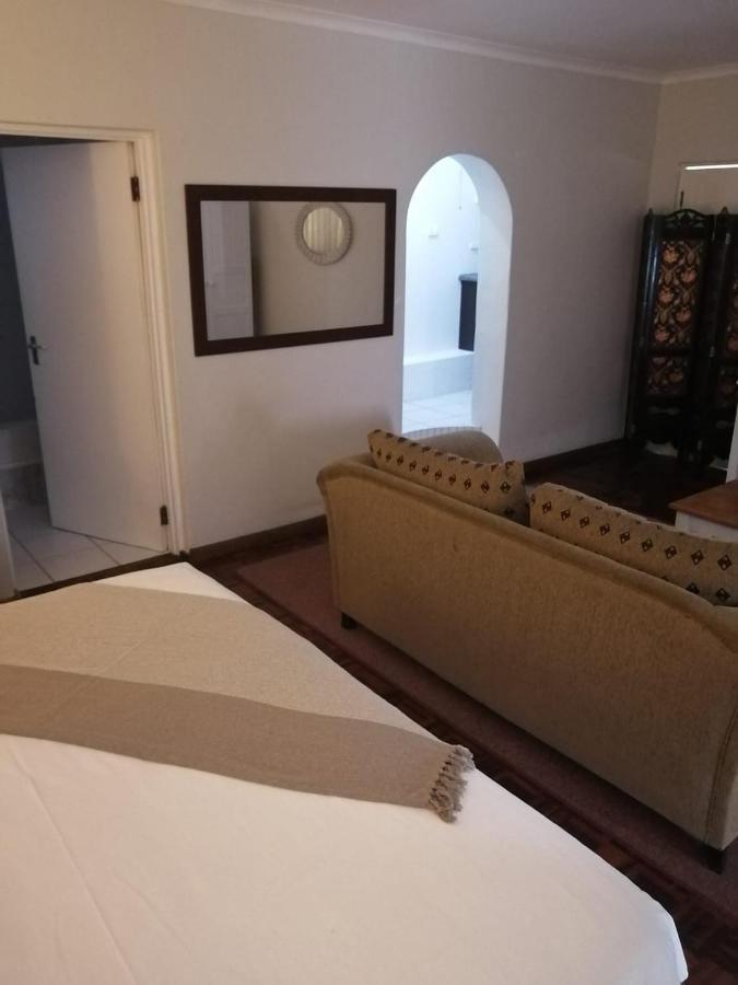 36 Mount Road Guesthouse And Self Catering Port Elizabeth Luaran gambar