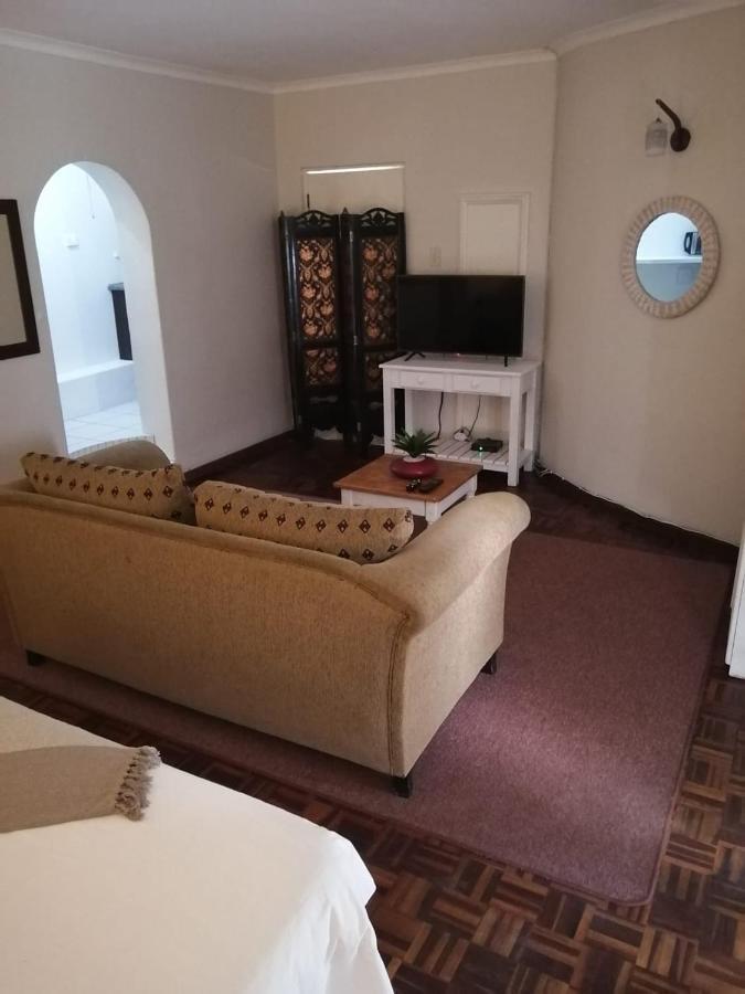 36 Mount Road Guesthouse And Self Catering Port Elizabeth Luaran gambar