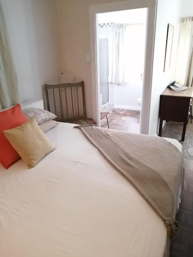 36 Mount Road Guesthouse And Self Catering Port Elizabeth Luaran gambar
